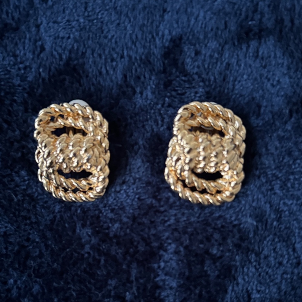 Vintage Gold color Twisted Rope Earrings